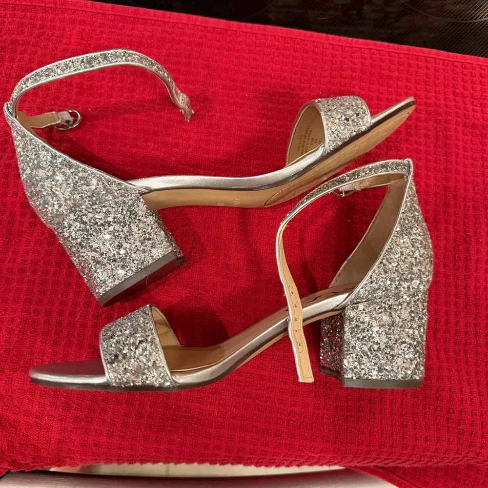 Unisa Glittery Silver Heels NWOT - Picture 4 of 4